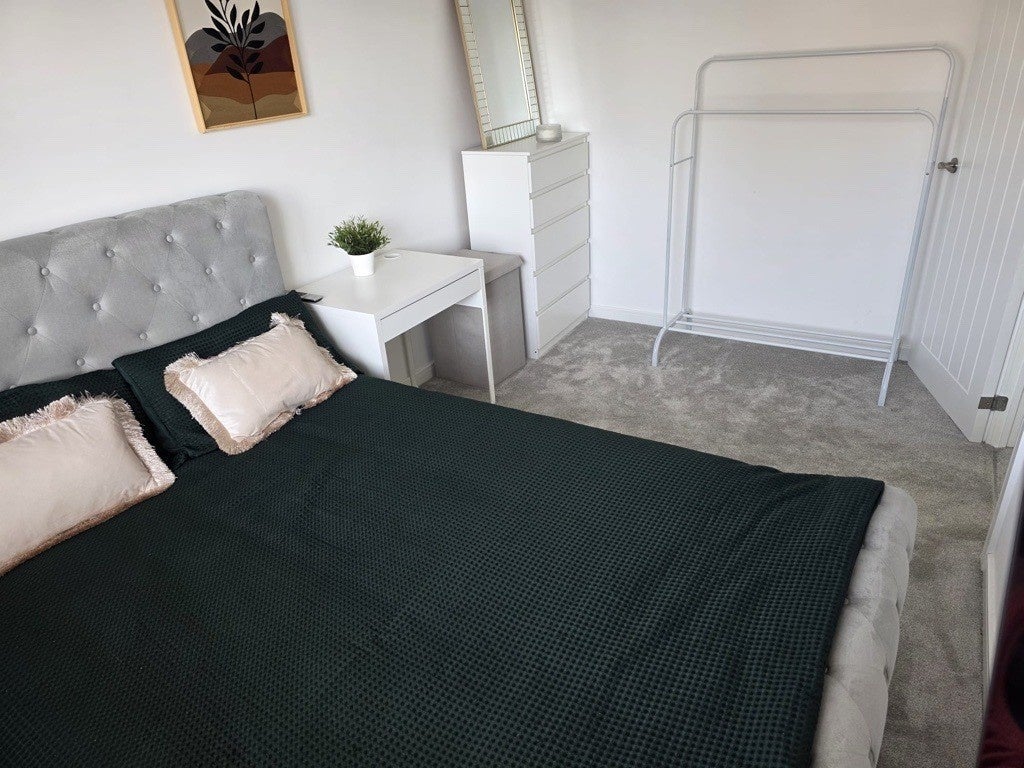 Room Midsummer Road in Nuneaton and Bedworth