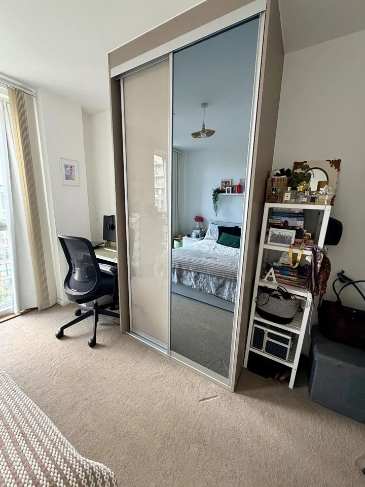 Room Bollo Lane in Greater London