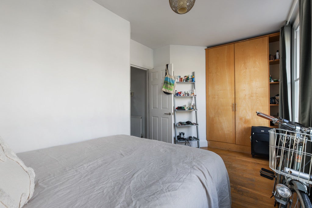 Flat Welshpool Street in Greater London