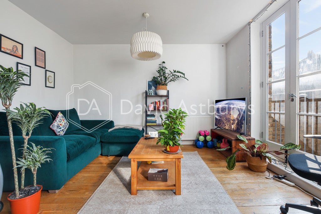 Flat Welshpool Street in Greater London