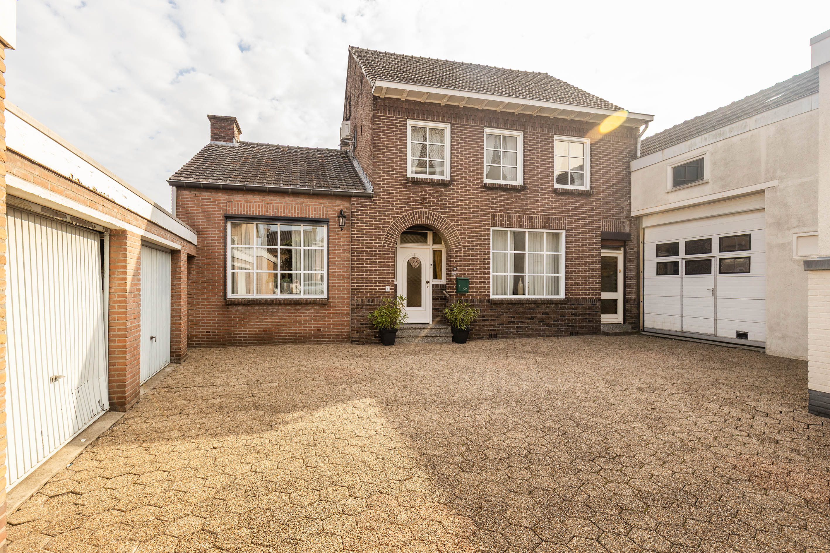 Huis Dorpstraat 51 in Buchten