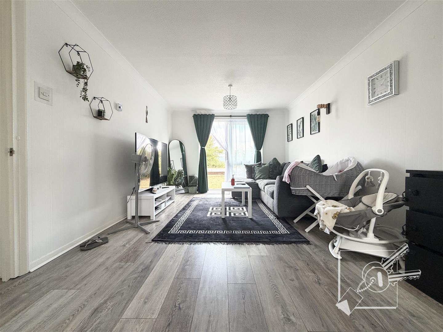 Flat Laburnum Grove in Gravesend