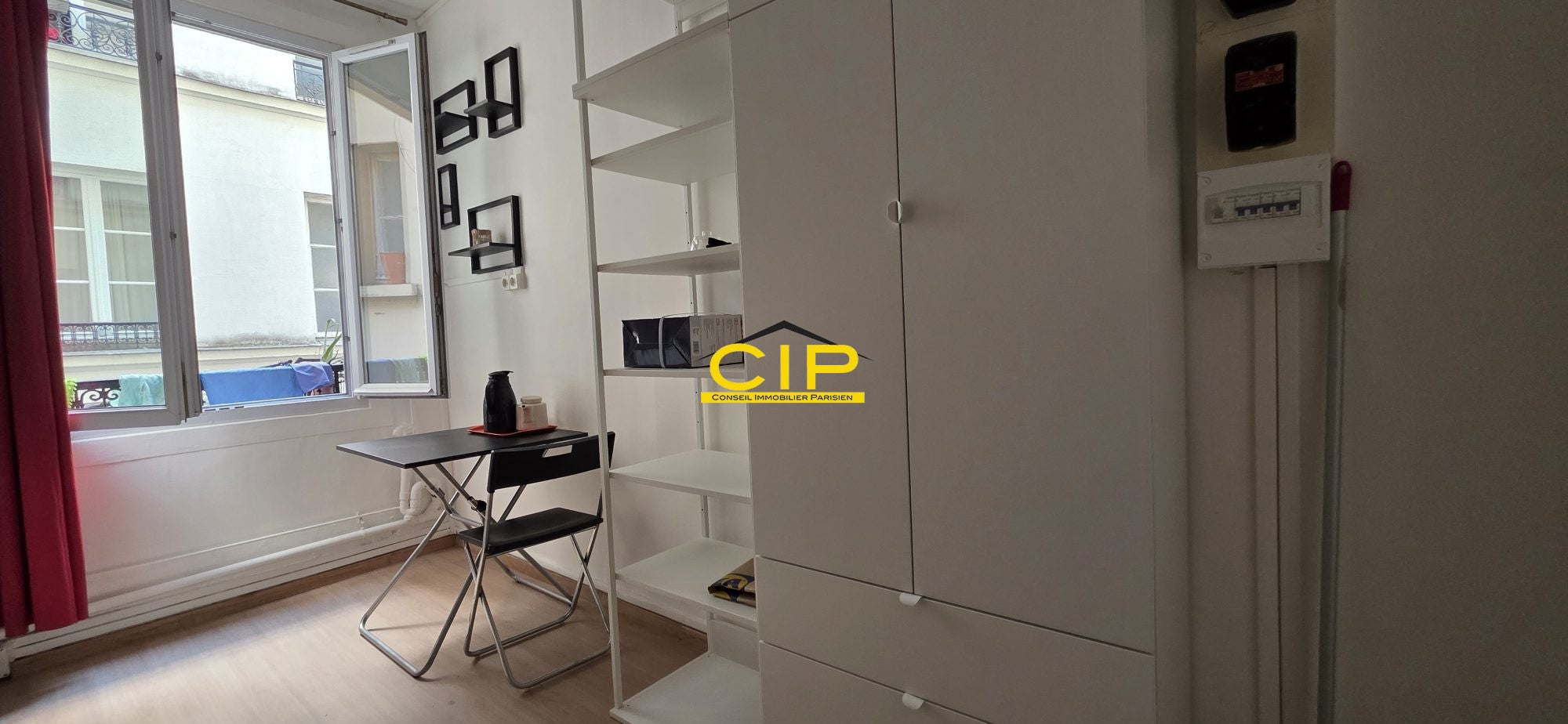 Room Rue Saint-Ambroise in Paris