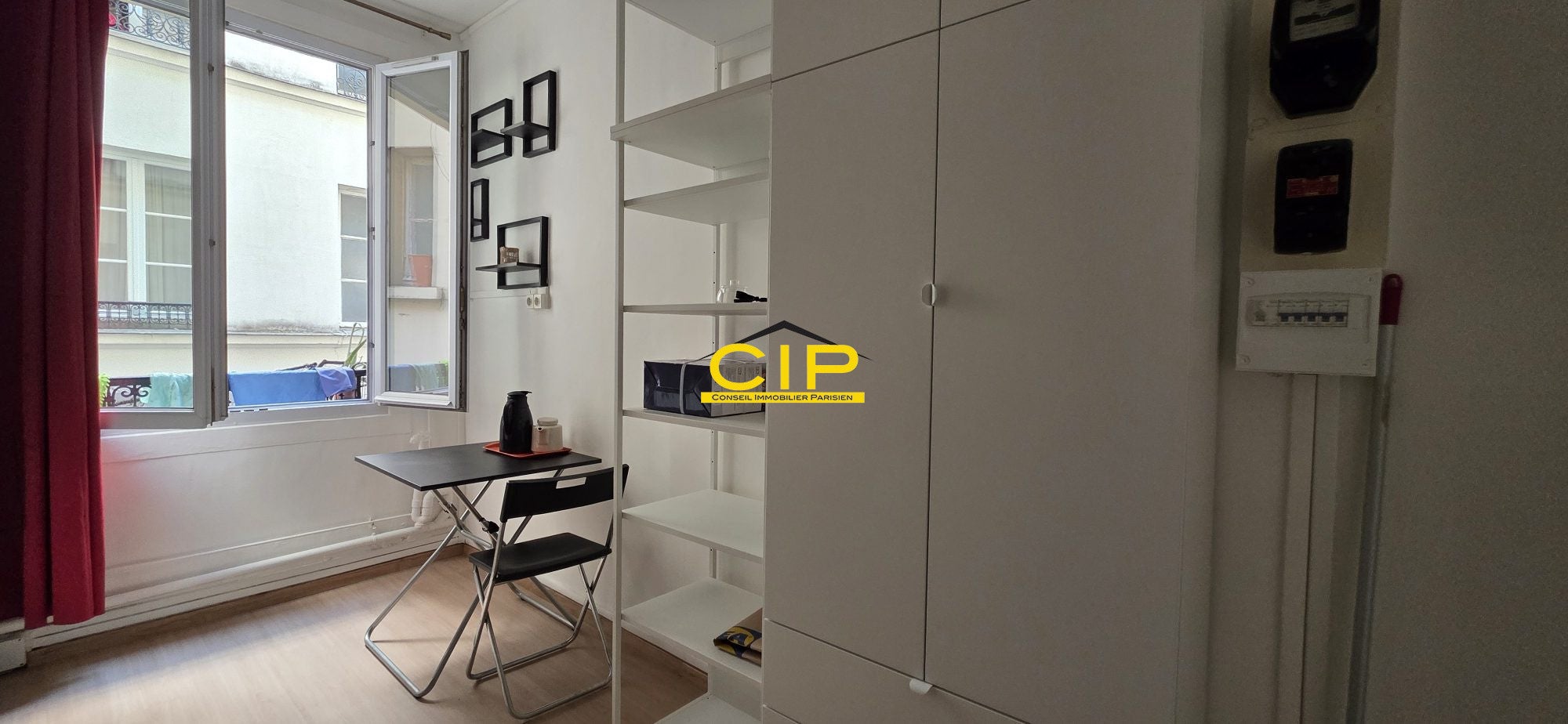Room Rue Saint-Ambroise in Paris