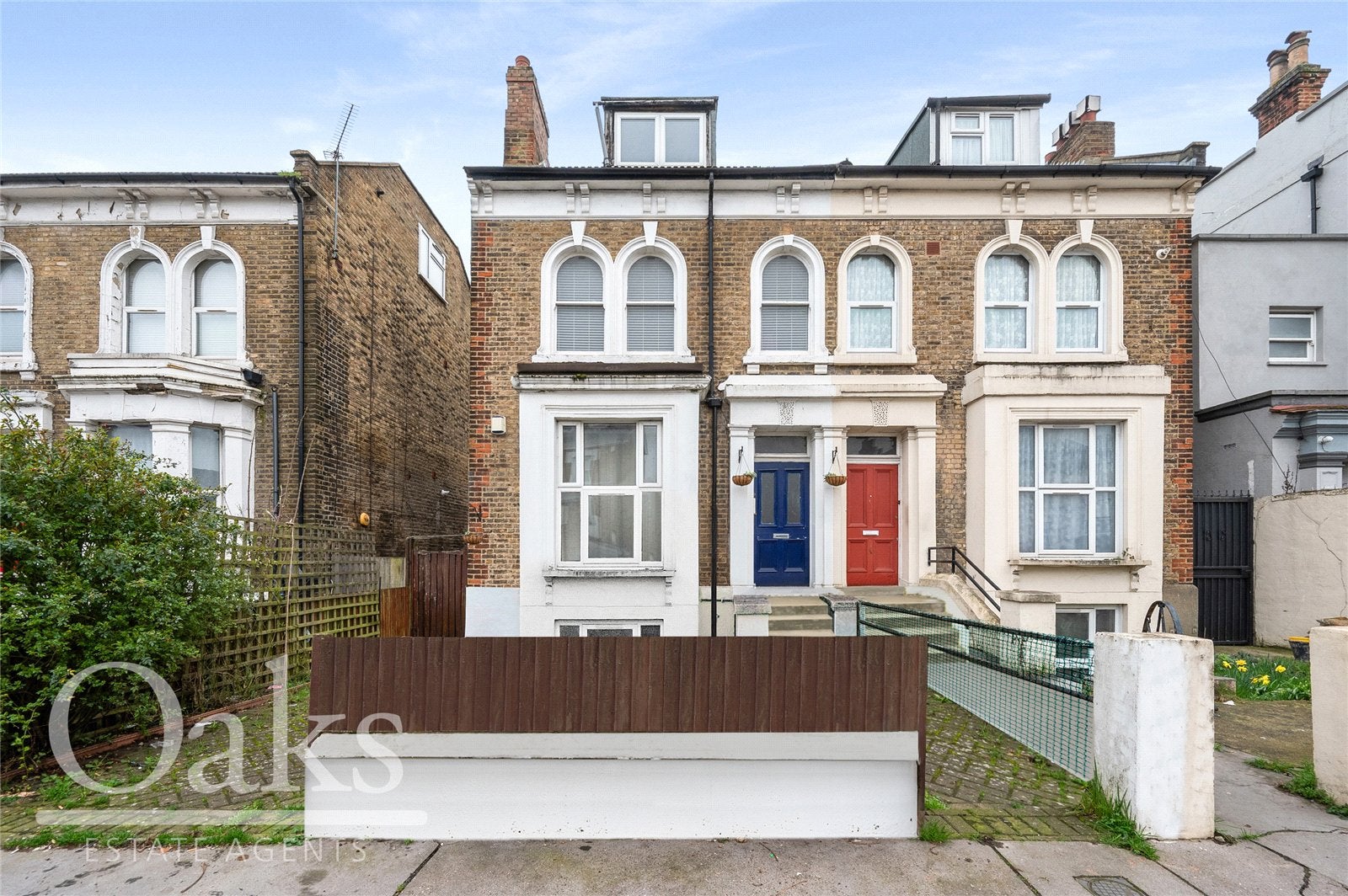 Flat Clifton Road in Greater London