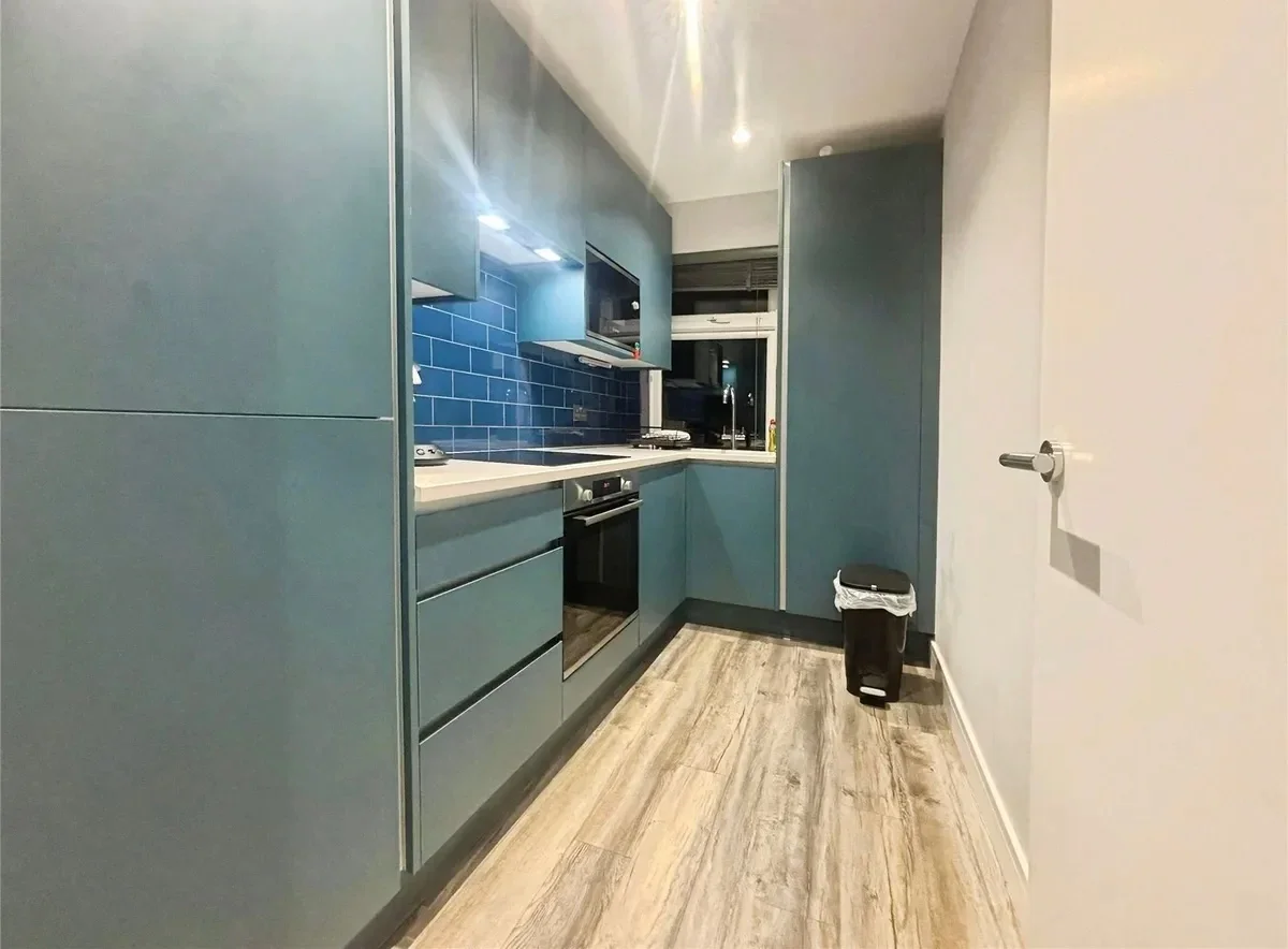 Flat Percy Road in Greater London