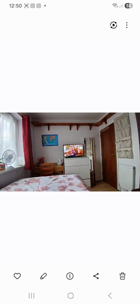 Room Eaton Close in Greater London