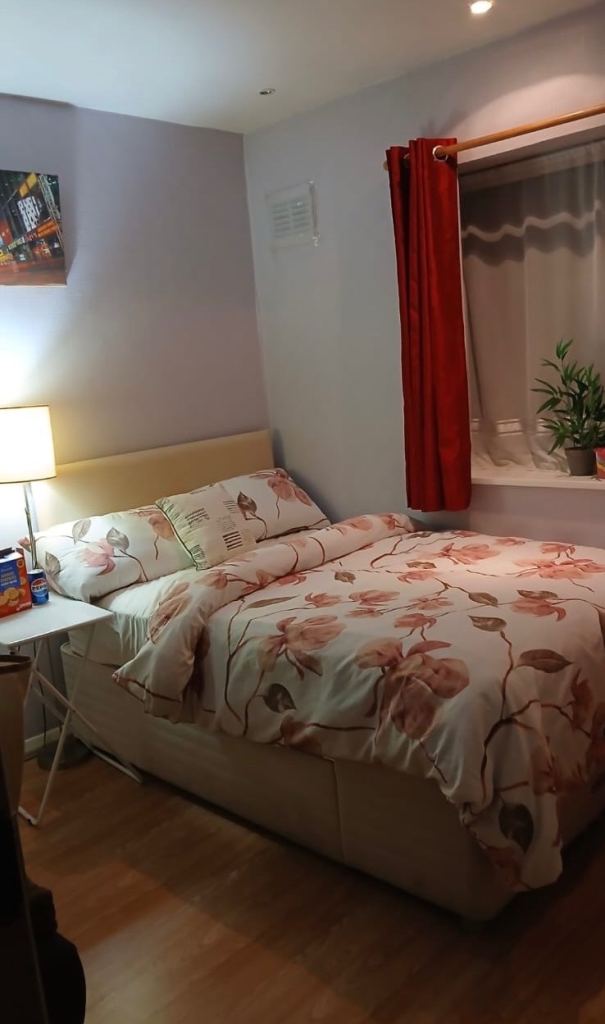 Room Eaton Close in Greater London