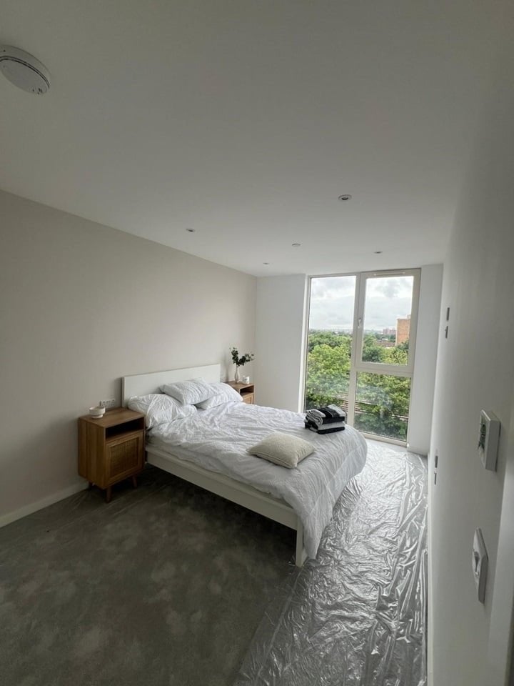 Flat Trim Street in Greater London