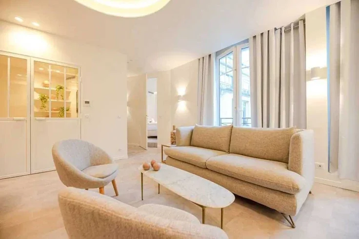 Flat Rue Tronchet in Paris