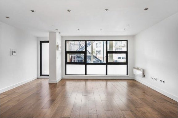 Flat Copenhagen Place in Greater London
