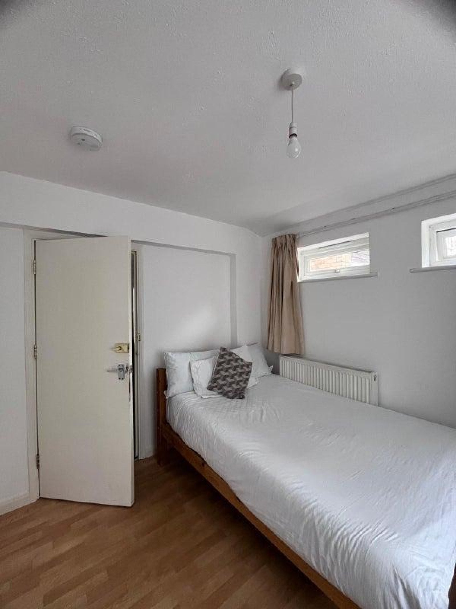 Room Broad Oak Road in Canterbury