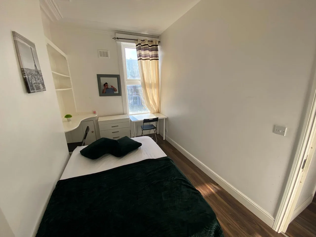 Room Chamberlayne Road in Greater London