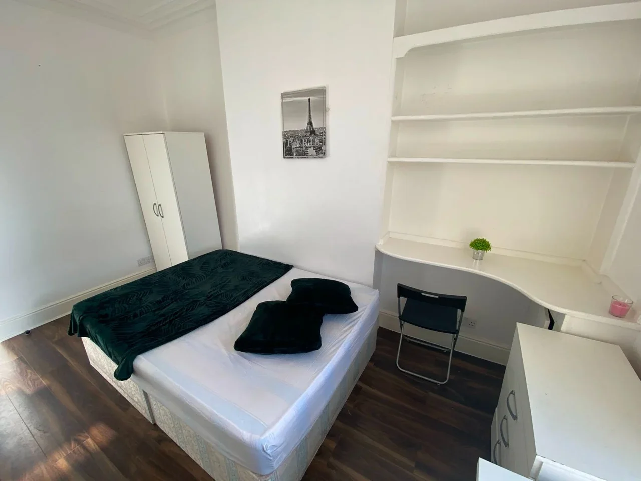 Room Chamberlayne Road in Greater London