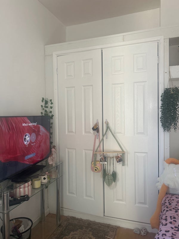 Room Pearson Street in Cardiff