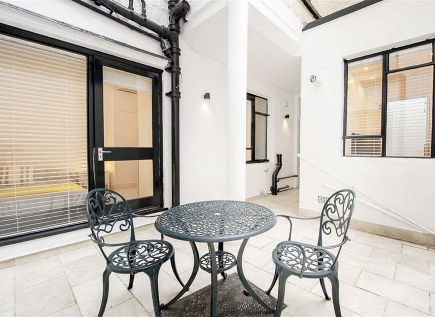 Flat Elvaston Place in Greater London