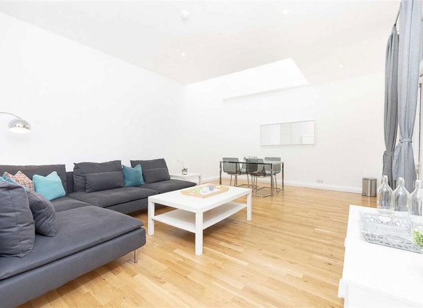 Flat Elvaston Place in Greater London