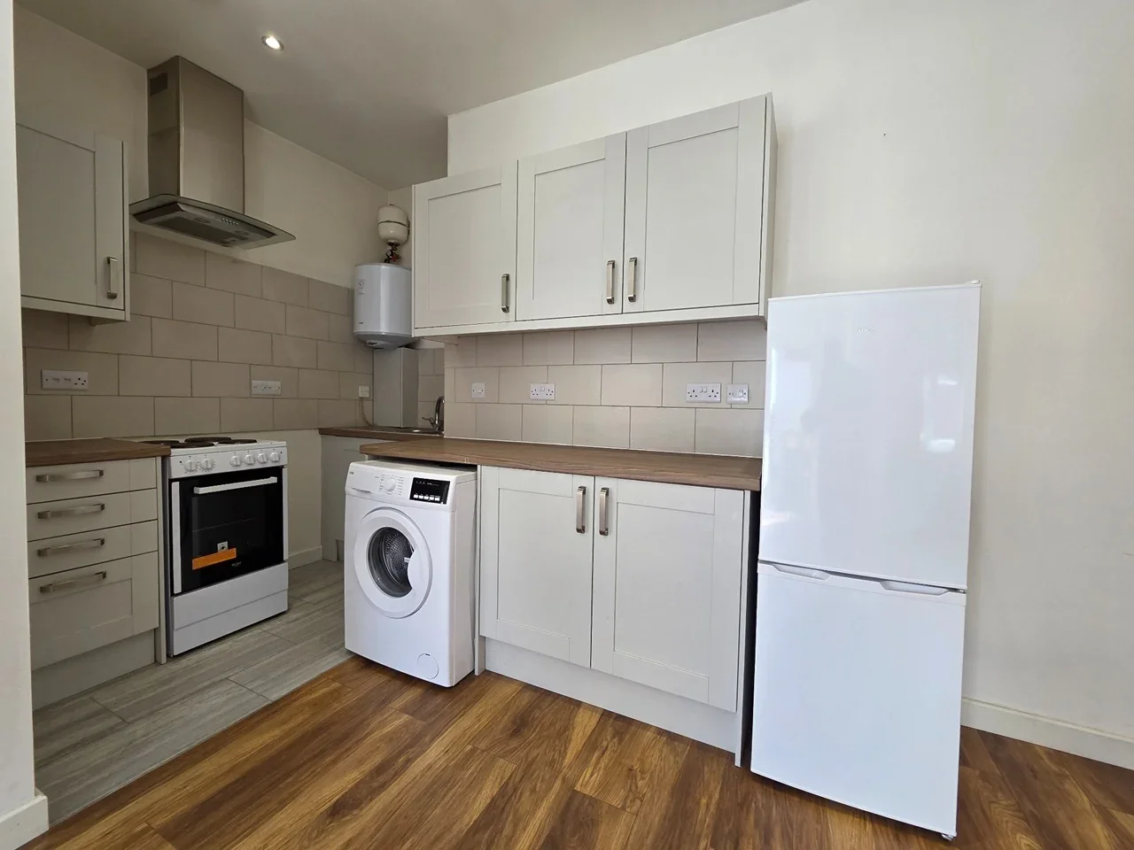 Flat Myra Street in Greater London