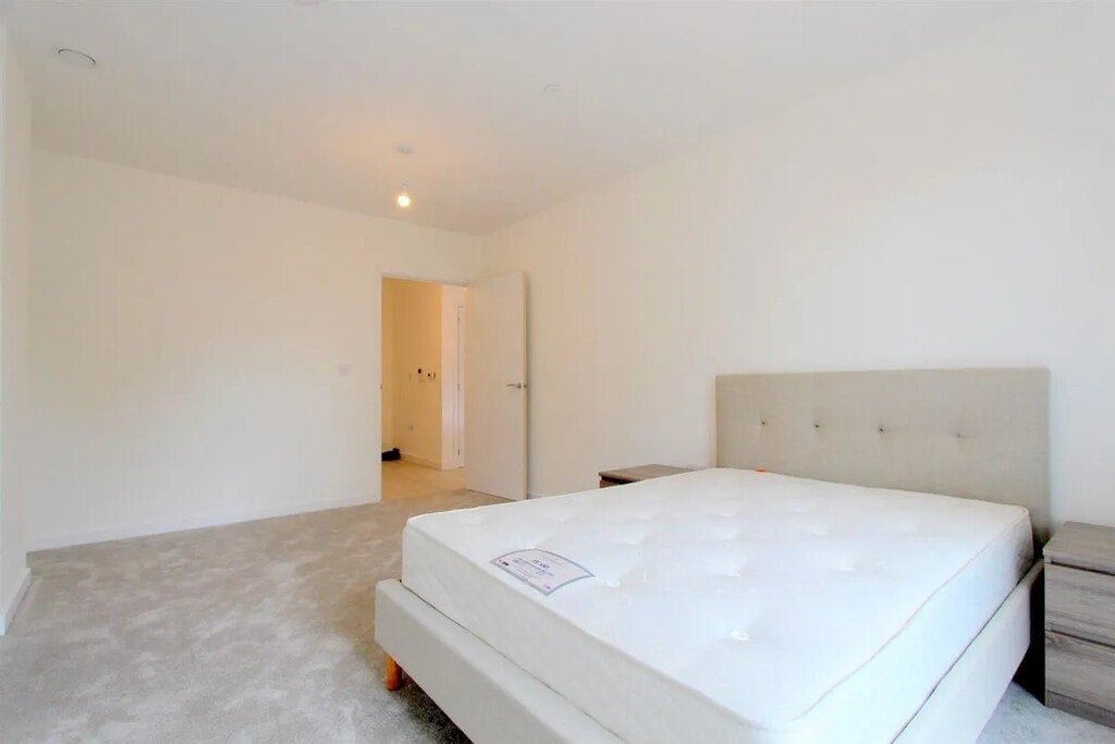 Flat East Acton Lane in Greater London