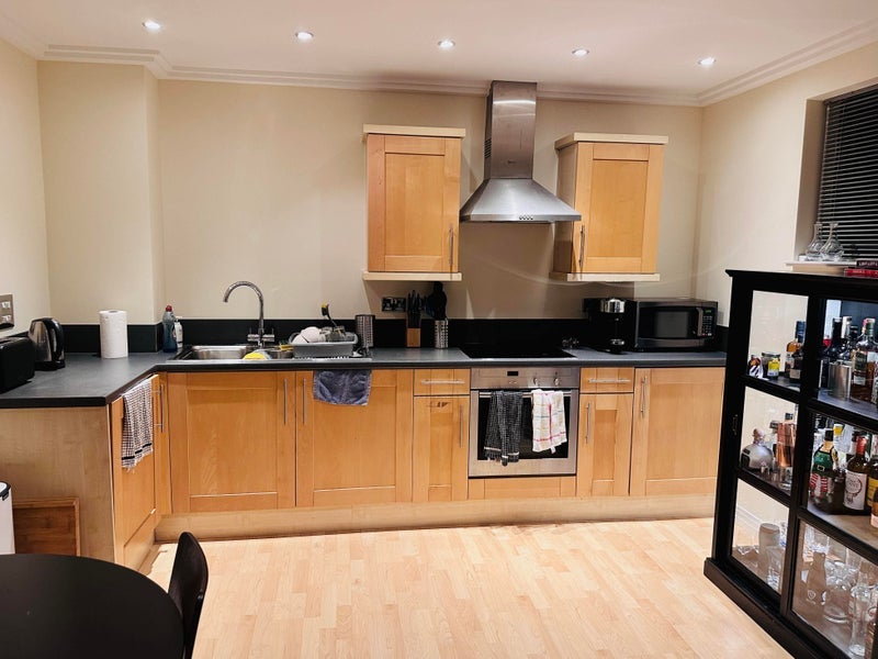 Room Victoria Road in Greater London
