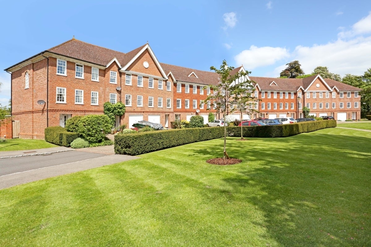 House Queens Acre in Windsor