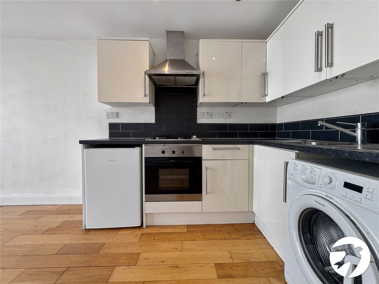 Flat Dartmouth Road in Greater London