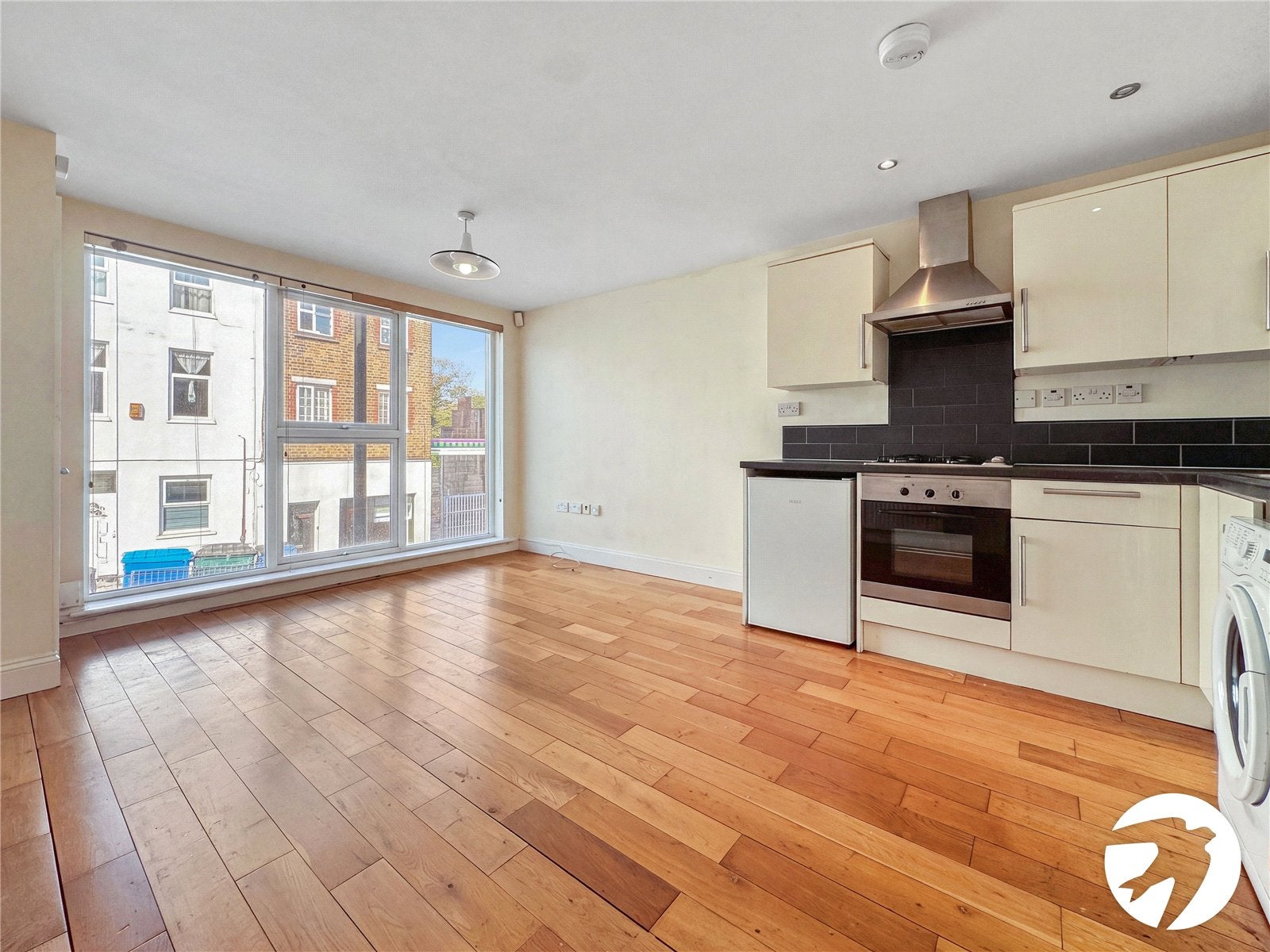 Flat Dartmouth Road in Greater London