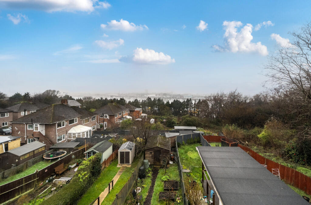 Flat Gainsford Road in Southampton