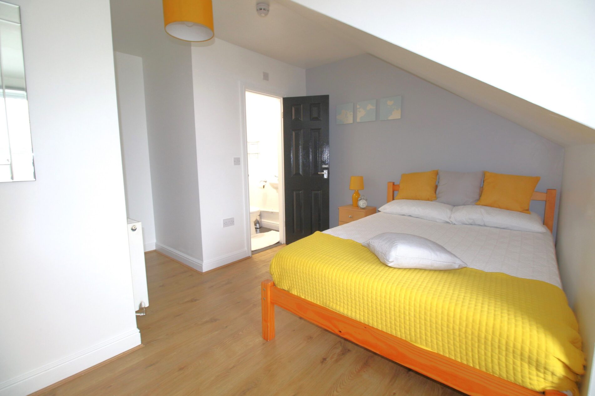 Room Monks Road in Lincoln