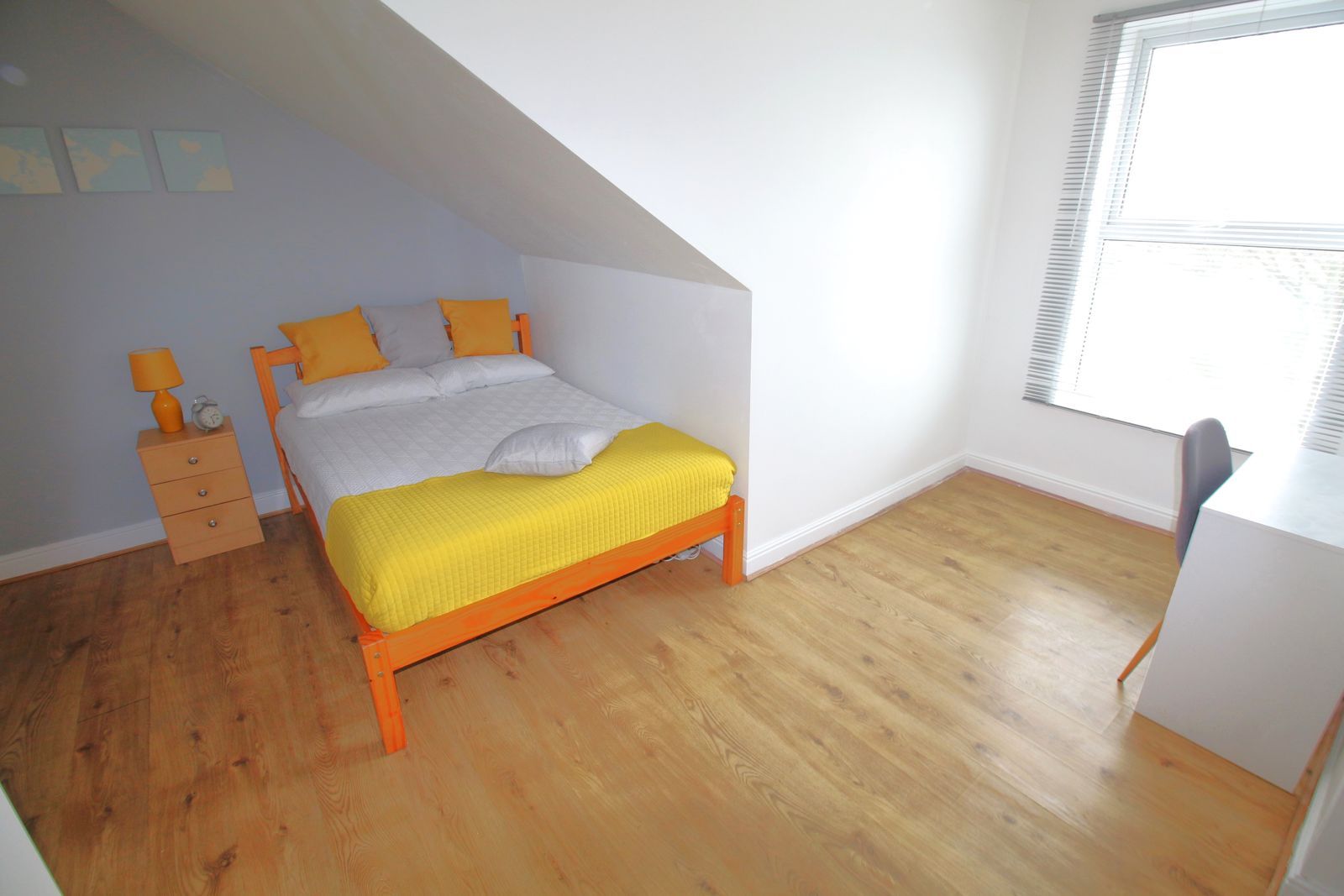 Room Monks Road in Lincoln