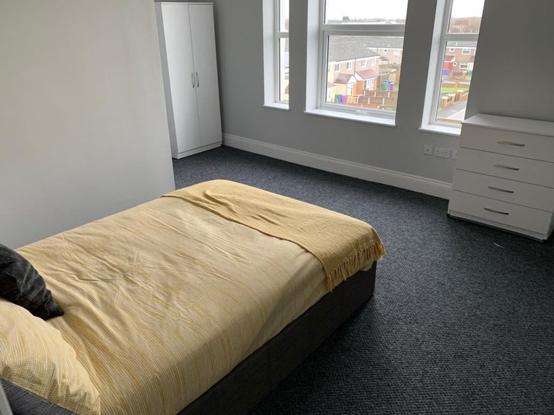 Room Breck Road in Liverpool
