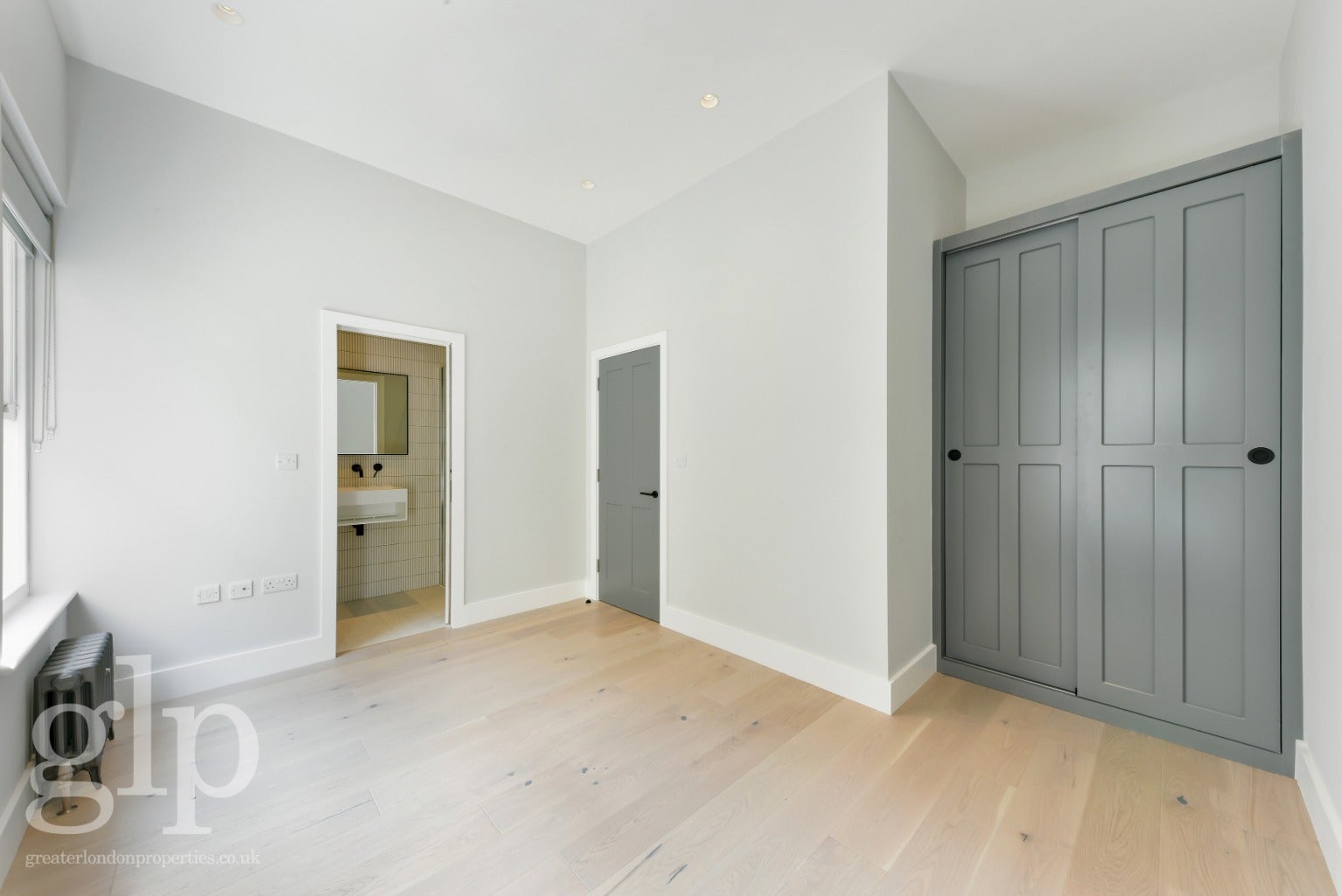 Flat Duck Lane in City of Westminster