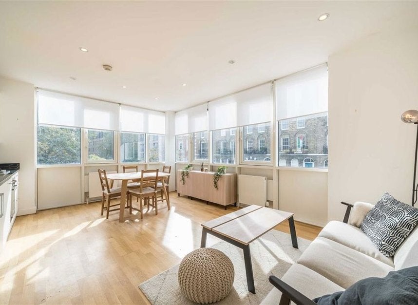 Flat Crondall Street in Greater London