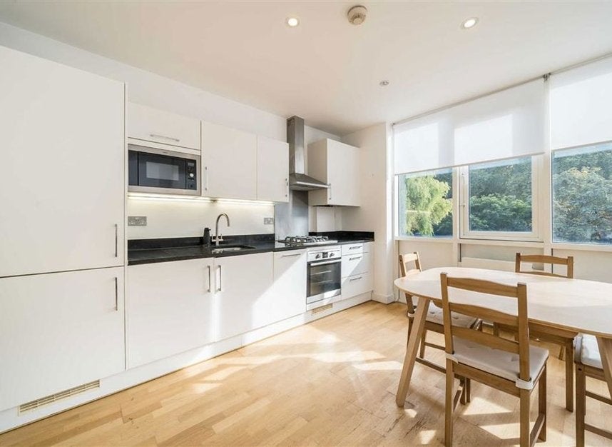 Flat Crondall Street in Greater London