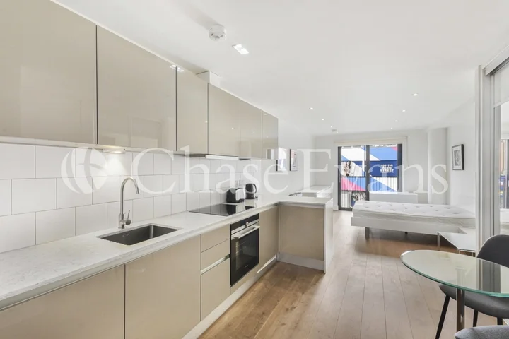 Flat Down Place in Greater London