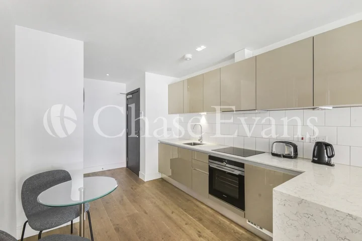 Flat Down Place in Greater London