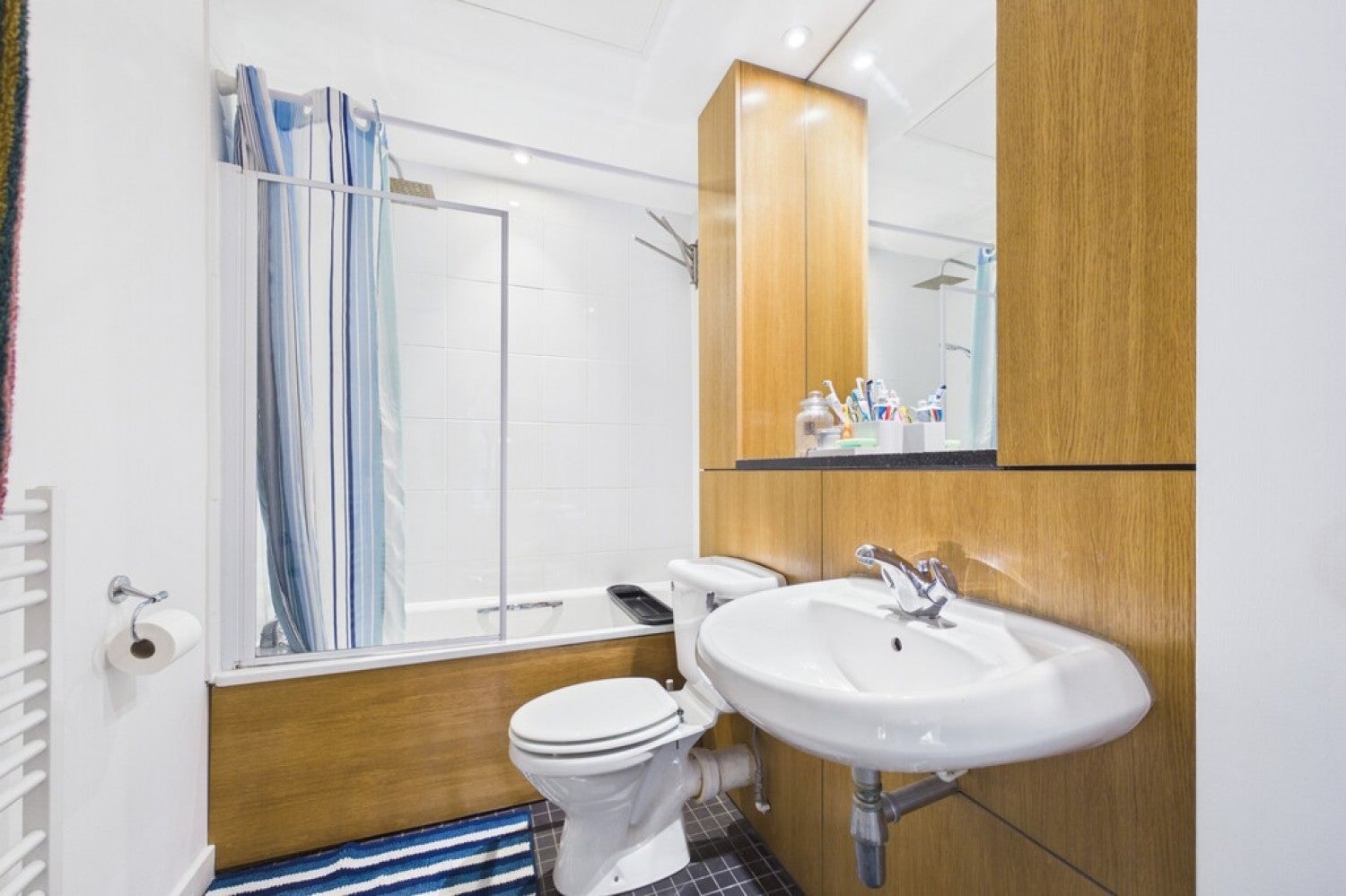 Flat Clifton Road | Clifton Gardens in Folkestone and Hythe District