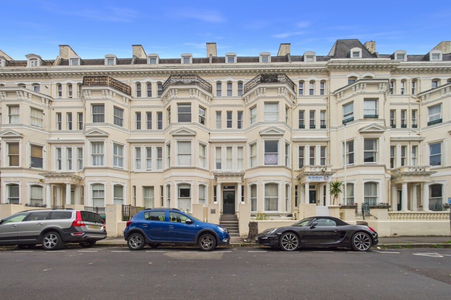 Flat Clifton Road | Clifton Gardens in Folkestone and Hythe District