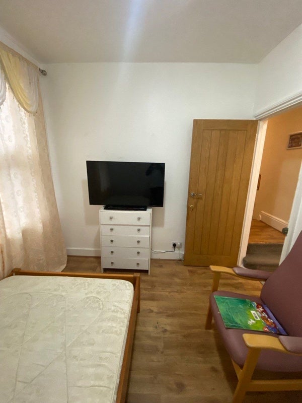 Room Albert Road in Greater London