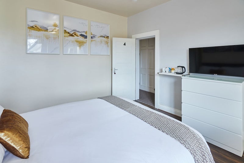 Room Marton Avenue in Middlesbrough