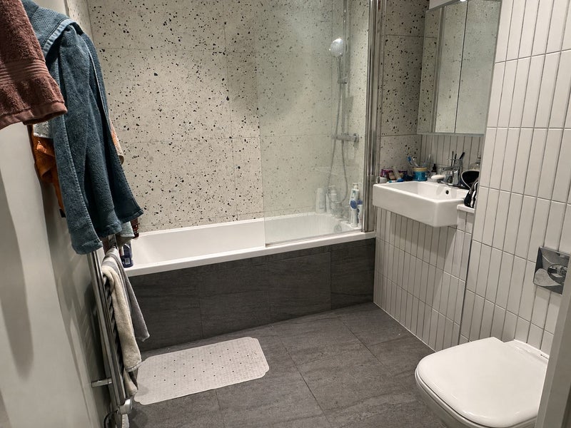 Room High Road Wembley in Greater London