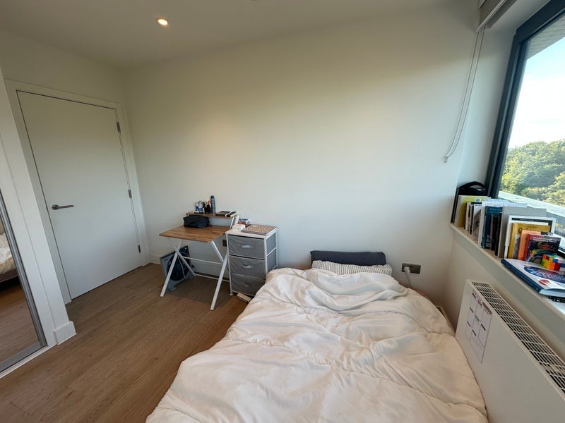 Room High Road Wembley in Greater London