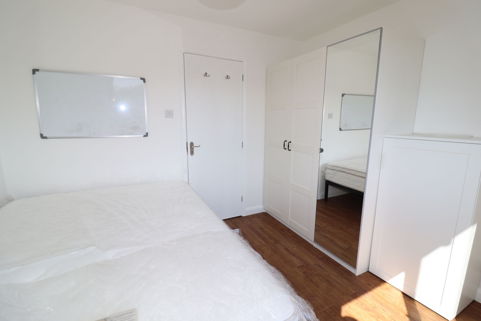 Flat Greenland Mews in Greater London