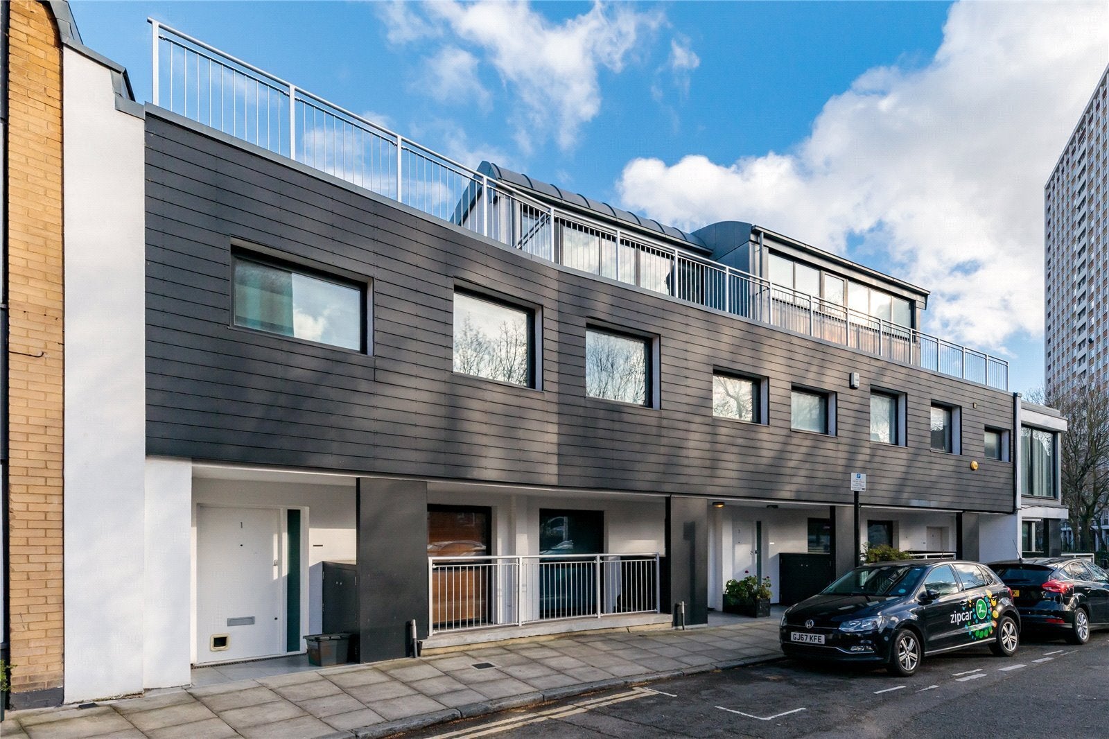 Flat City Road in Greater London