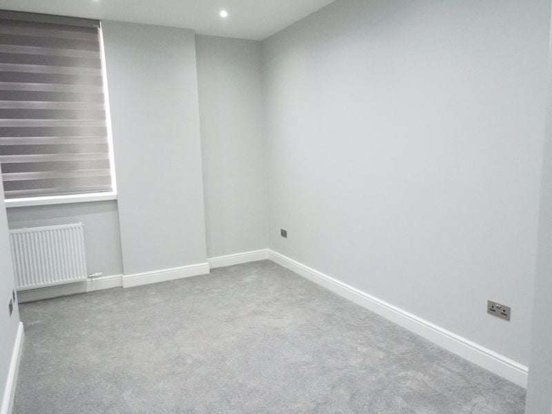 Flat Fishponds Road in Wokingham