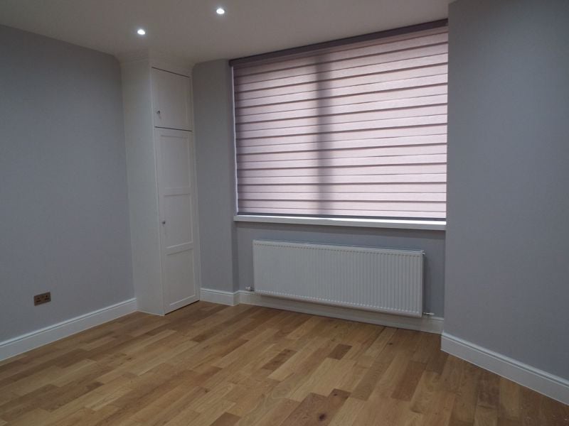 Flat Fishponds Road in Wokingham