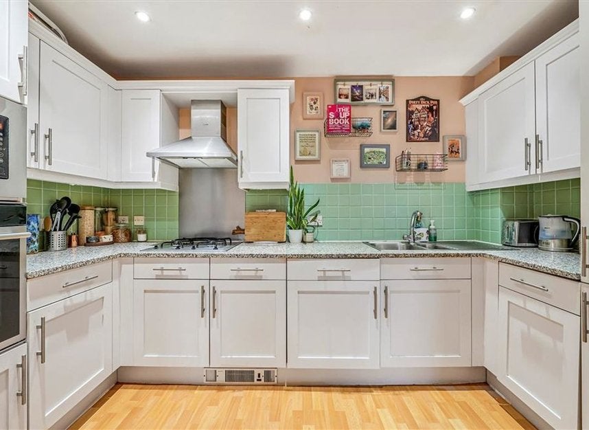 Flat Great Dover Street in Greater London