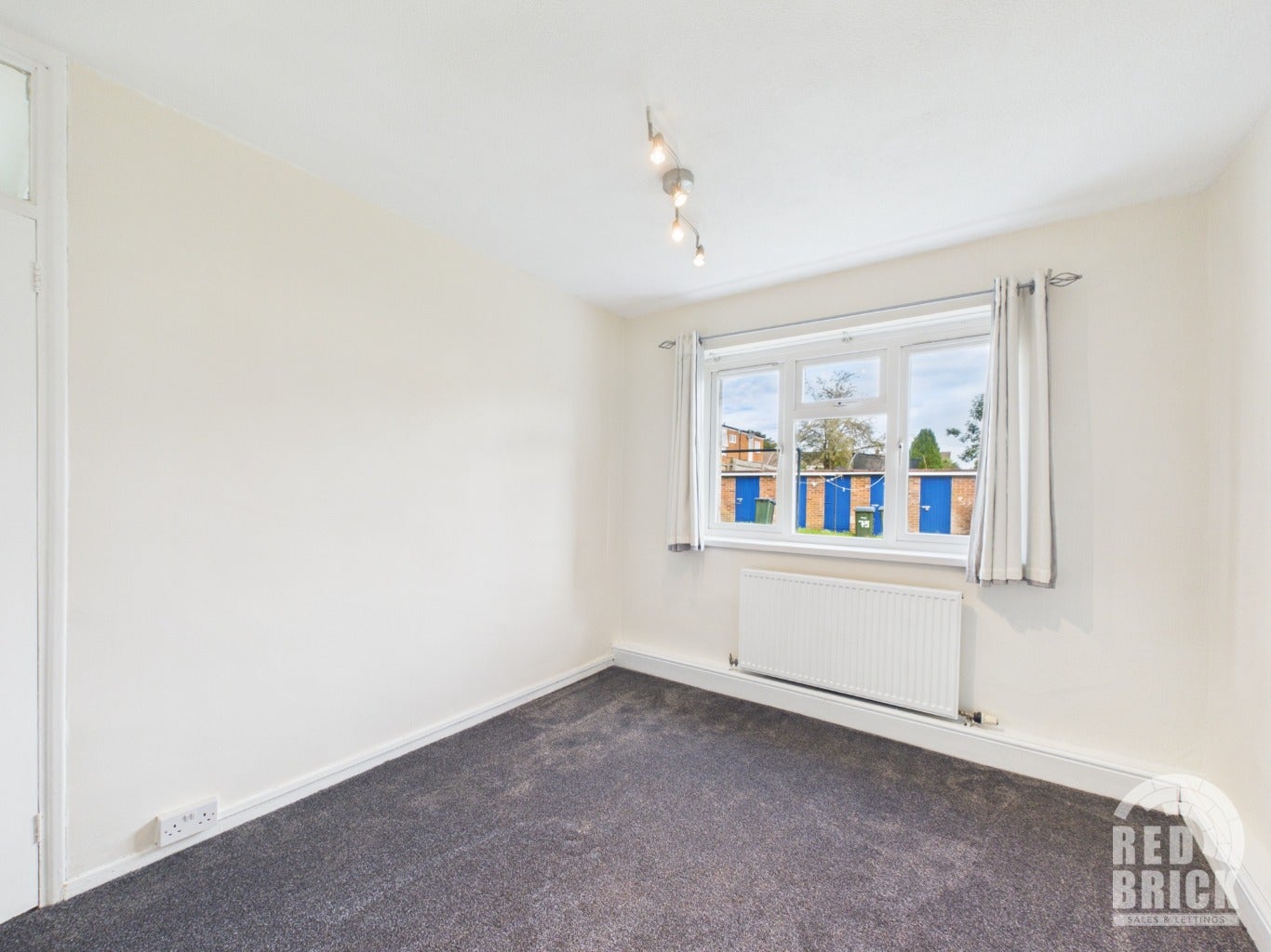 Flat Falstaff Road in Coventry