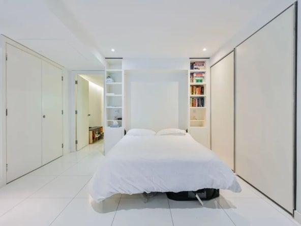 Flat Longford Street in Greater London
