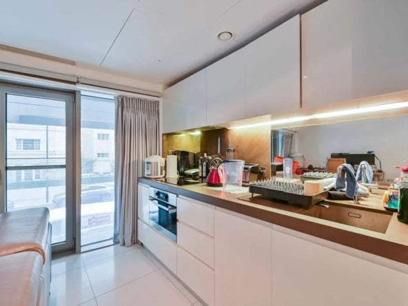 Flat Longford Street in Greater London